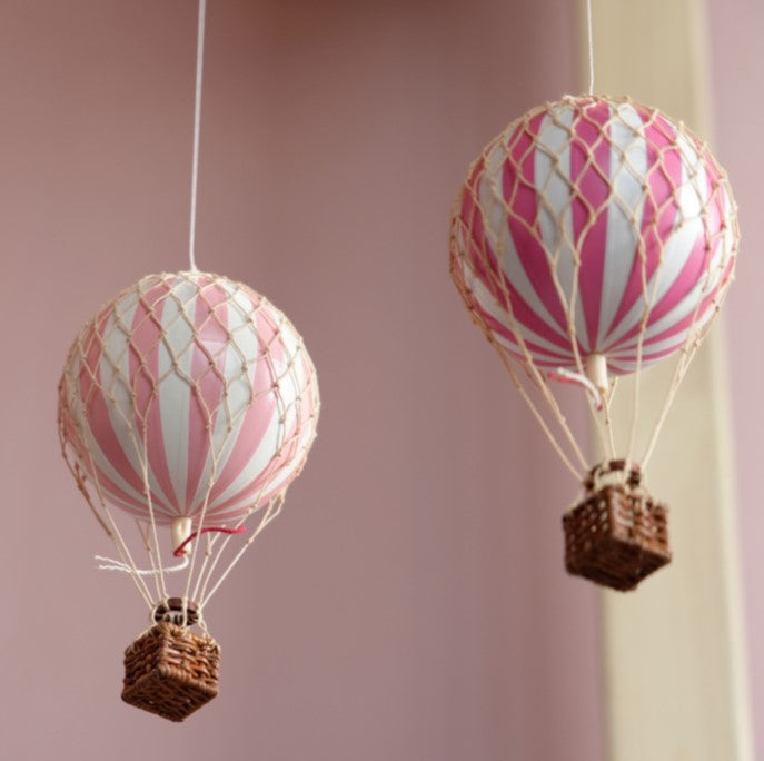 Mobile – Flying the Skies, Pink